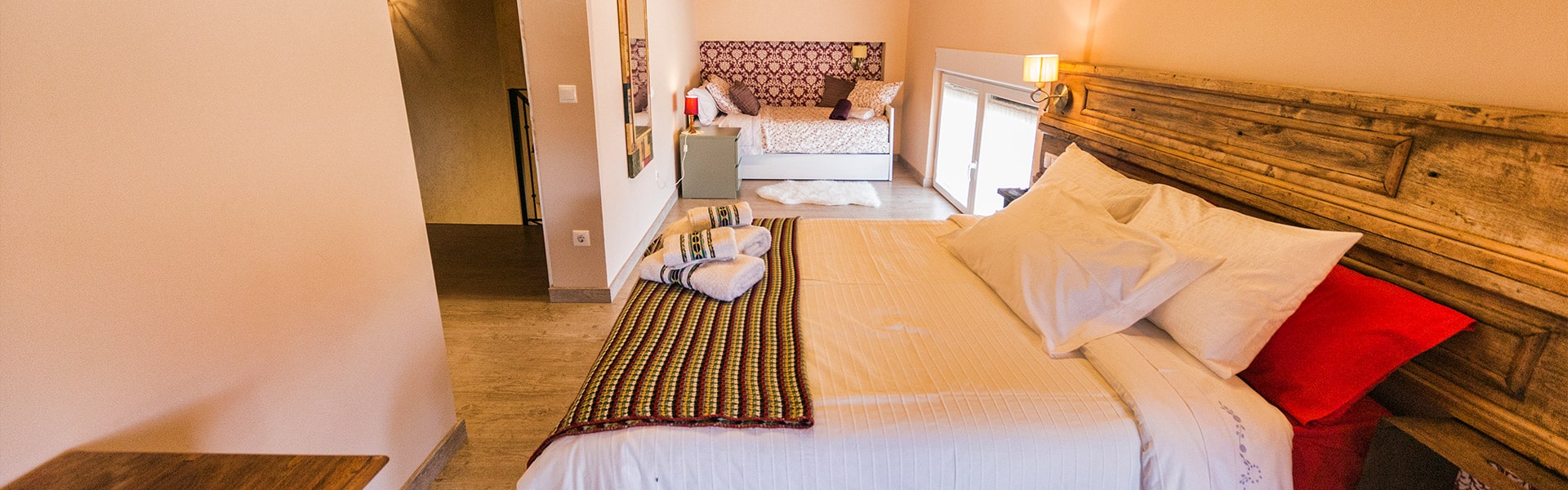 foto-habitacion-roja-slider